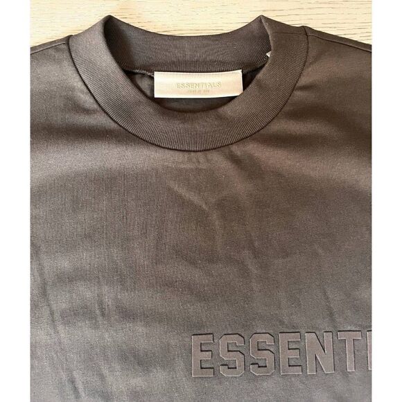 Fear of God Essentials T-Shirt Off Black NWT - Picture 5 of 5